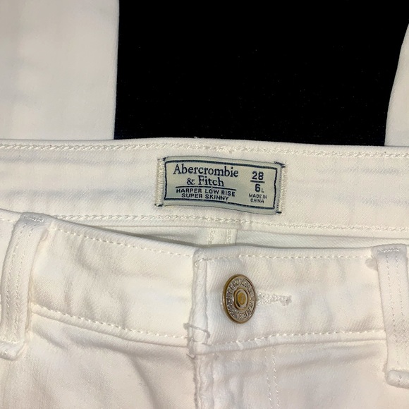 BRAND NEW ABERCROMBIE & FITCH LOW RISE SUPER SKINNY WHITE JEANS - Picture 7 of 7